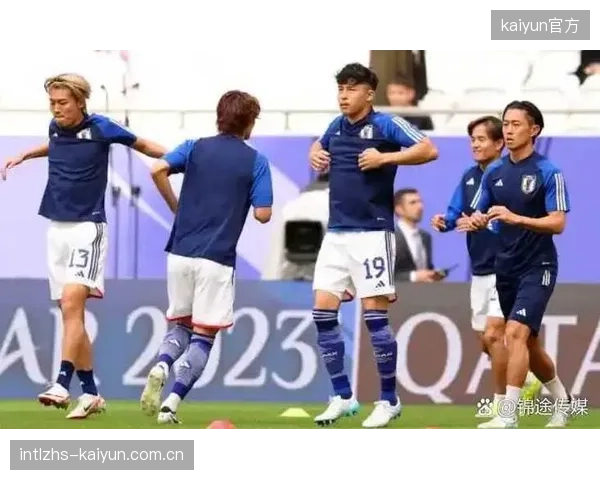 日本队针对性演练破铁桶阵战术，镰田大地与久保建英的连线是关键。